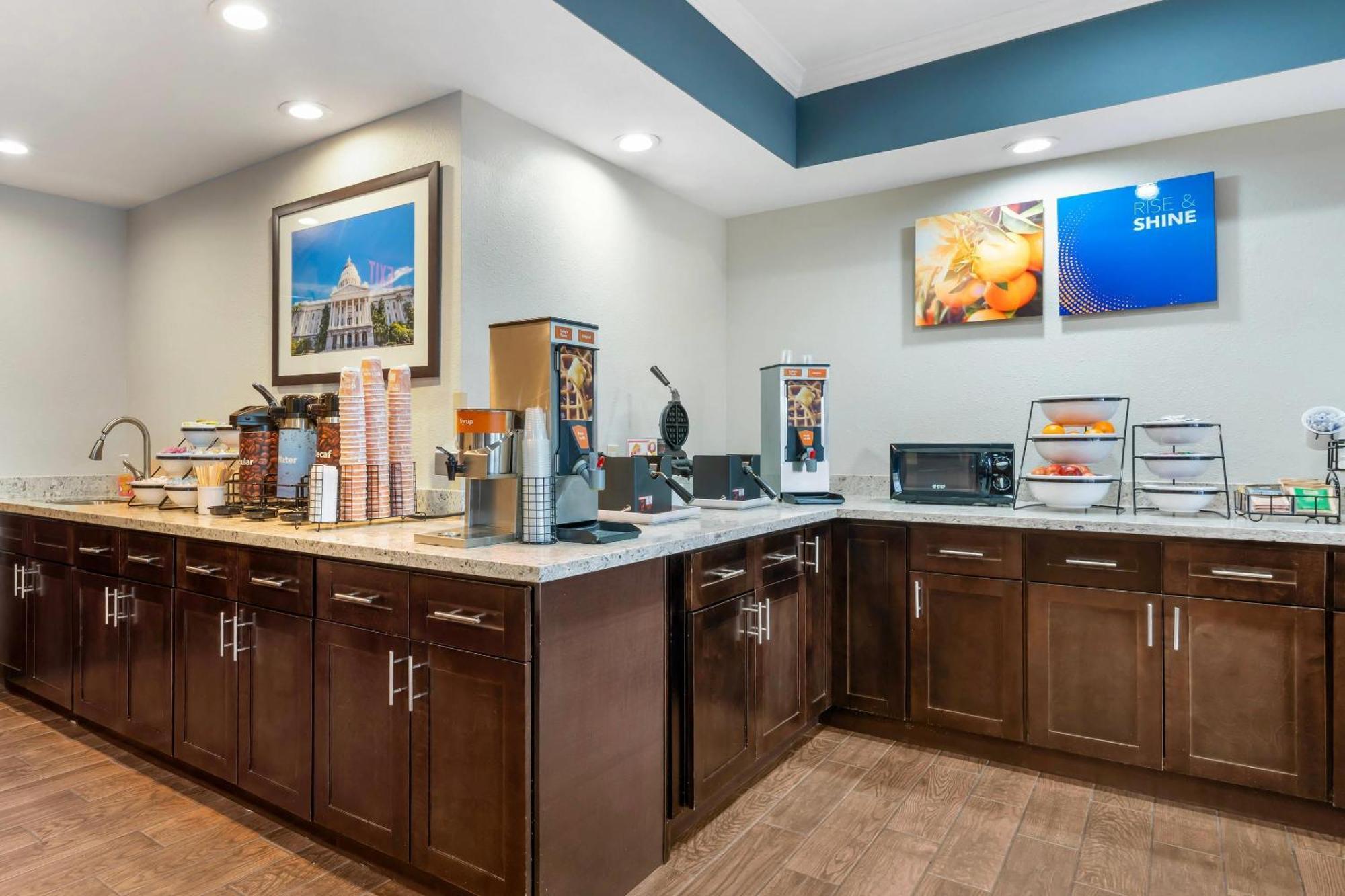 Comfort Inn & Suites Sacramento - University Area Luaran gambar